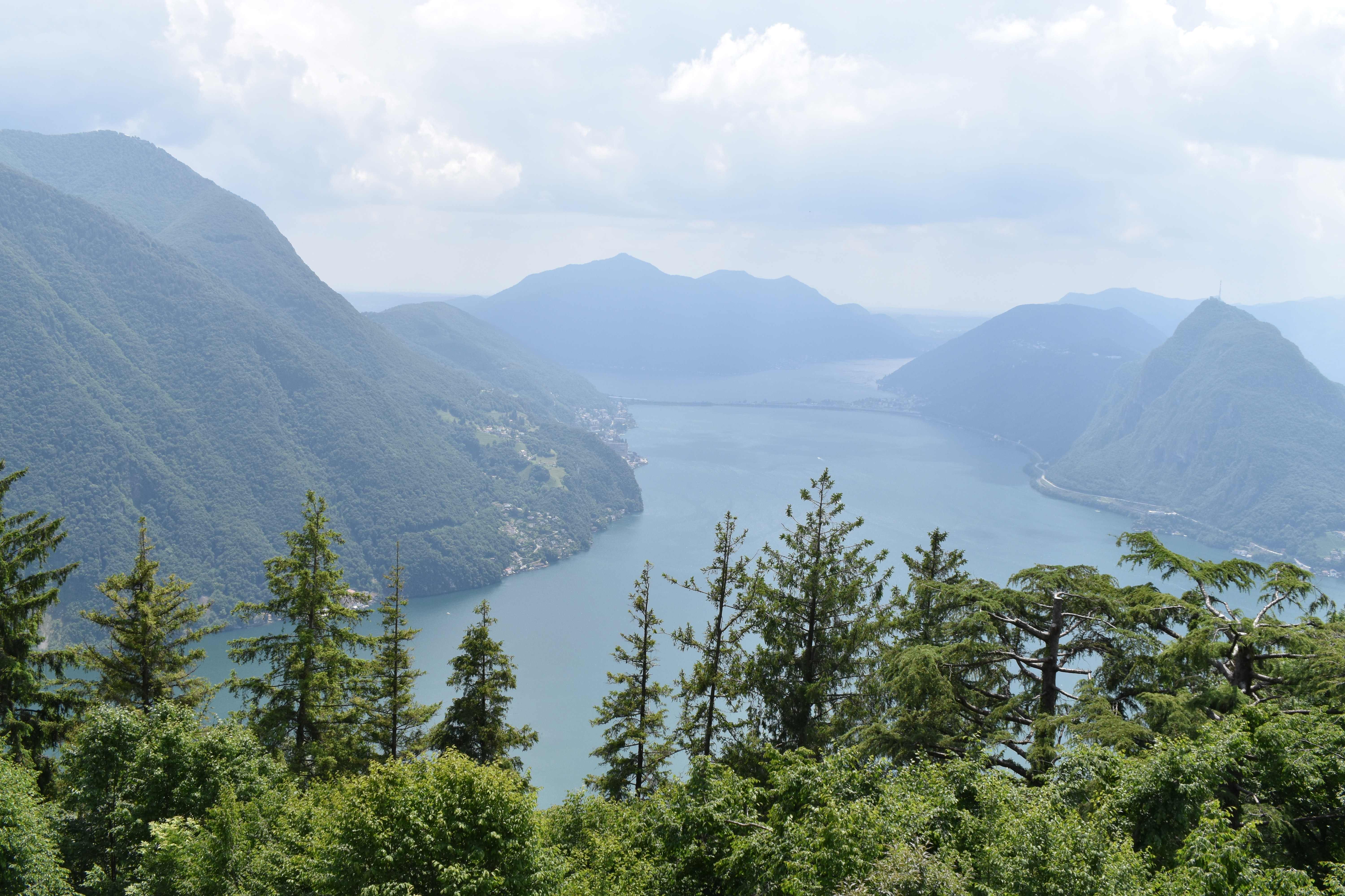 Monte Bre mit Aussicht zum Damm von Meliede